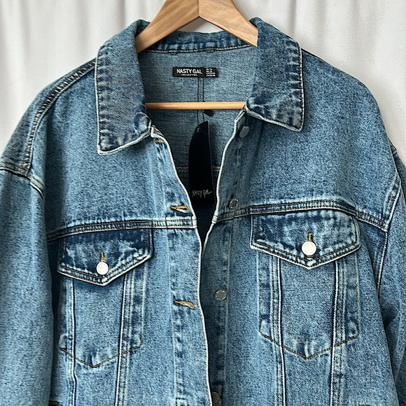 Nasty Gal Collection NWT Vintage Wash Oversized Denim Jean Jacket **Sz 10**🌸🌸 - Picture 3 of 4